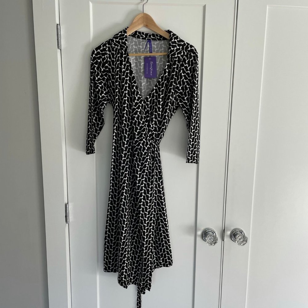 Seraphine Maternity Georgina Wrap Dress Size 10 NWT - Picture 3 of 4